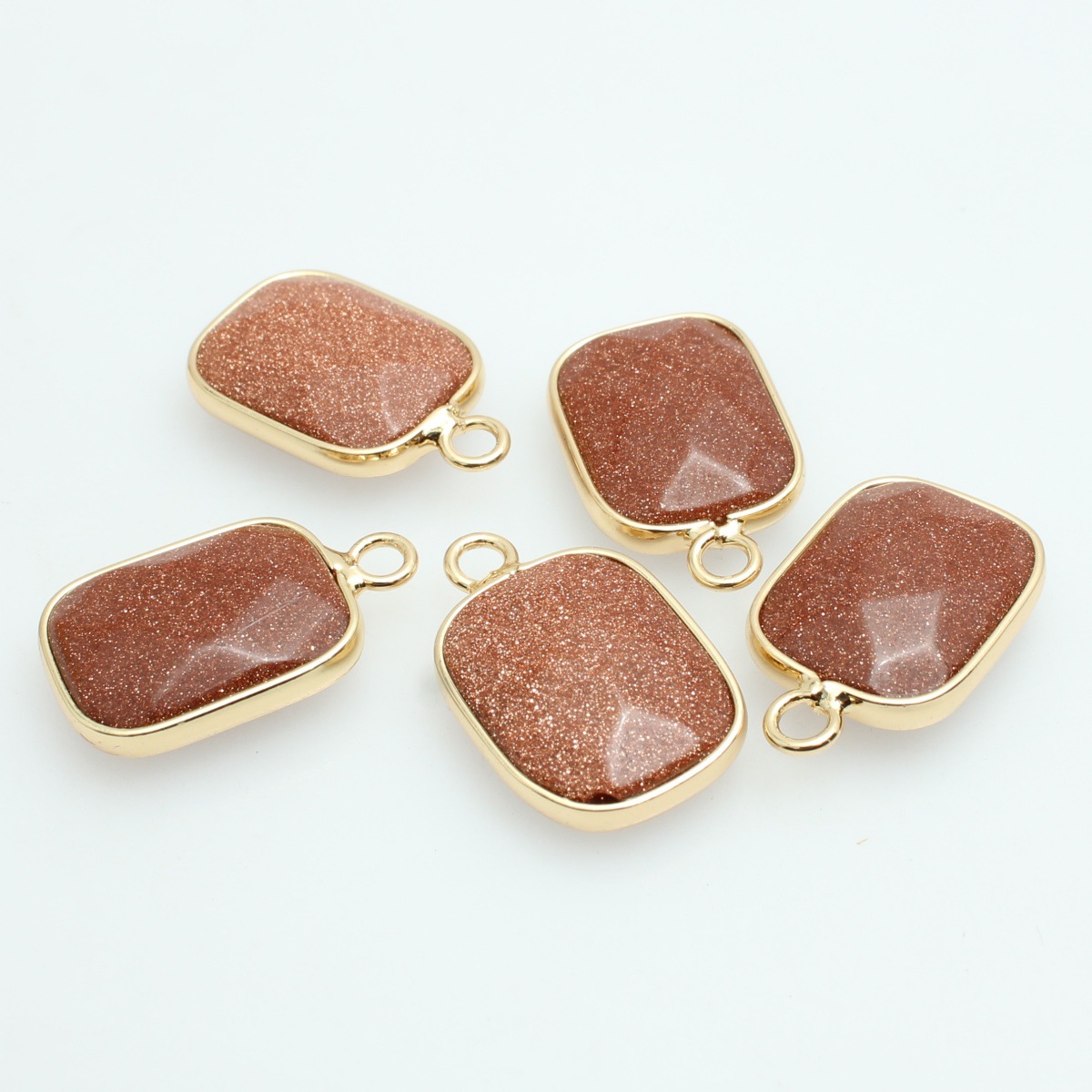 Gold sand