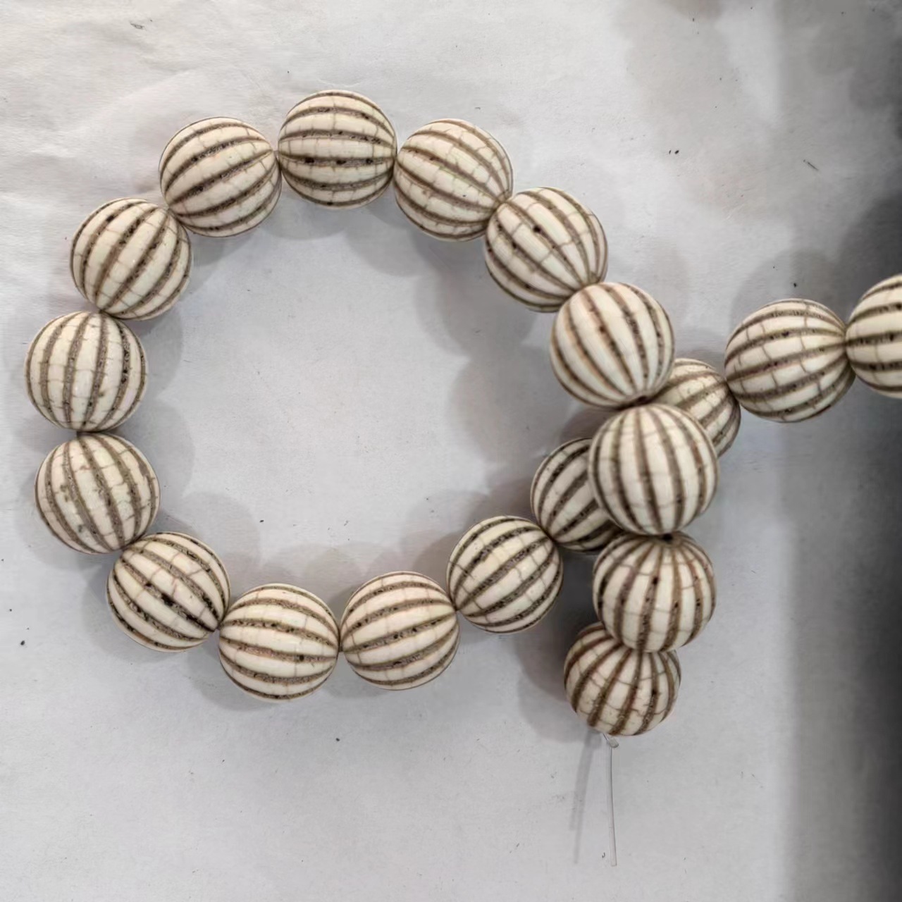 18mm pumpkin beads/22 pieces per Treaty