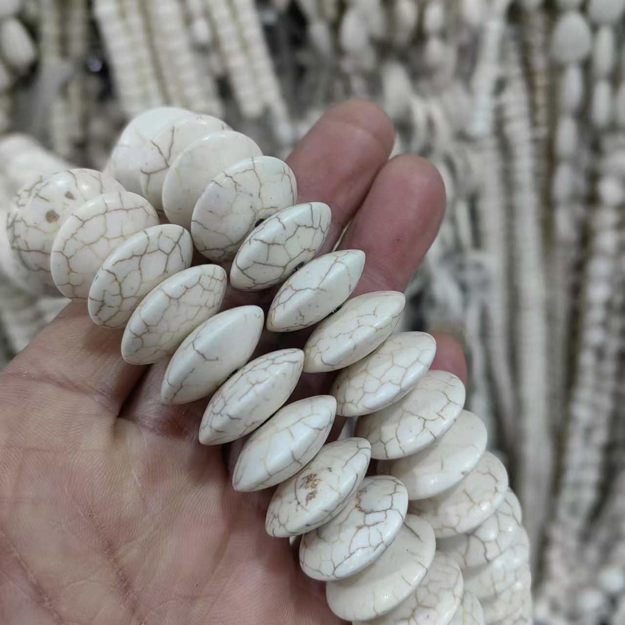 8*20mm flying saucer beads with pointed edges/approximately one piece