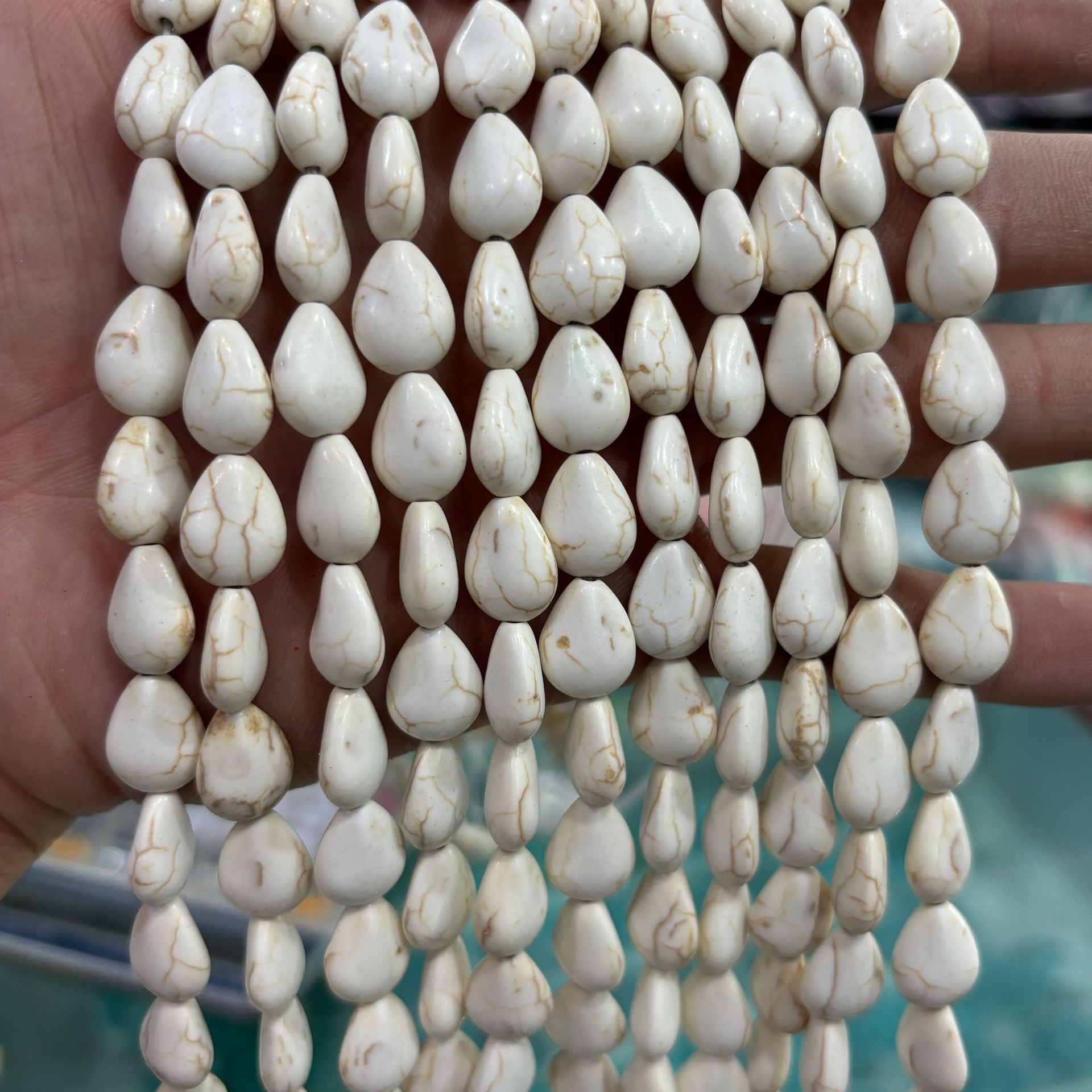 10x14mm white pine flat water droplets (about 28 pieces)