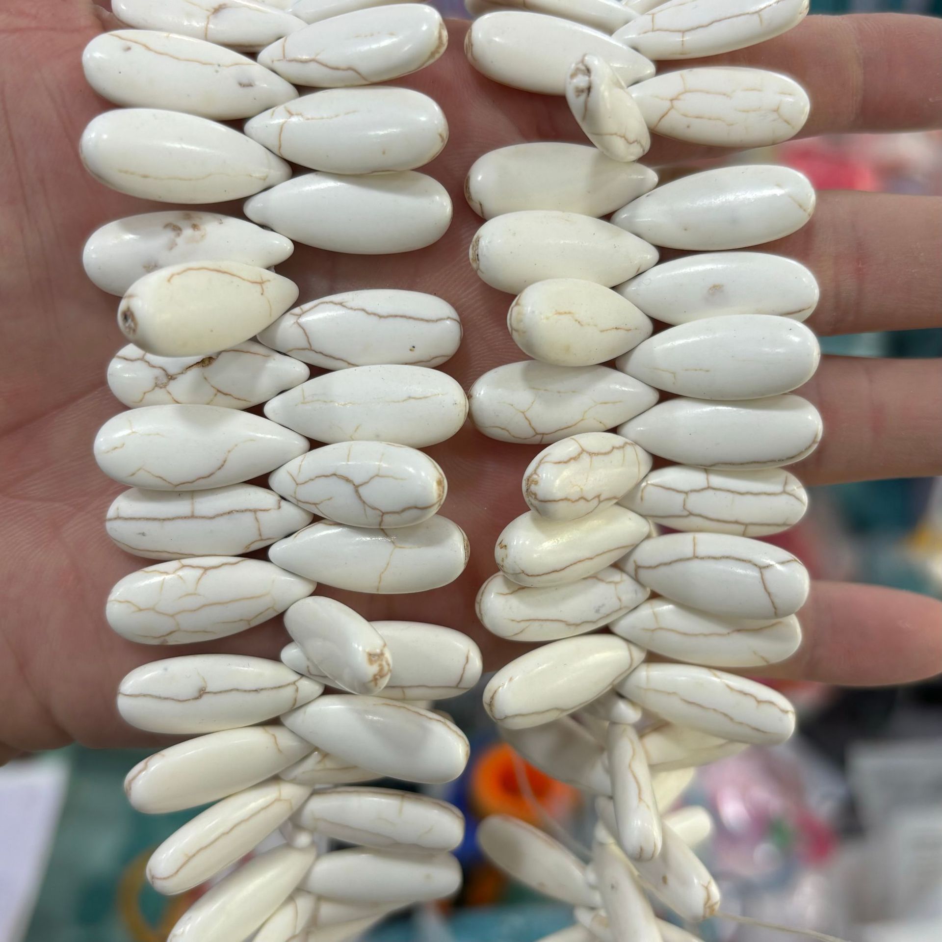 10x25mm white pine horizontal hole flat water droplets (about 82 pieces)