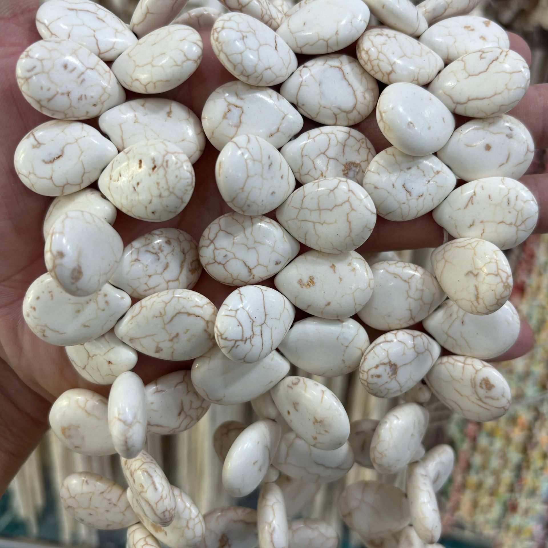 18x24mm white pine horizontal hole flat water droplets (about 48 pieces)