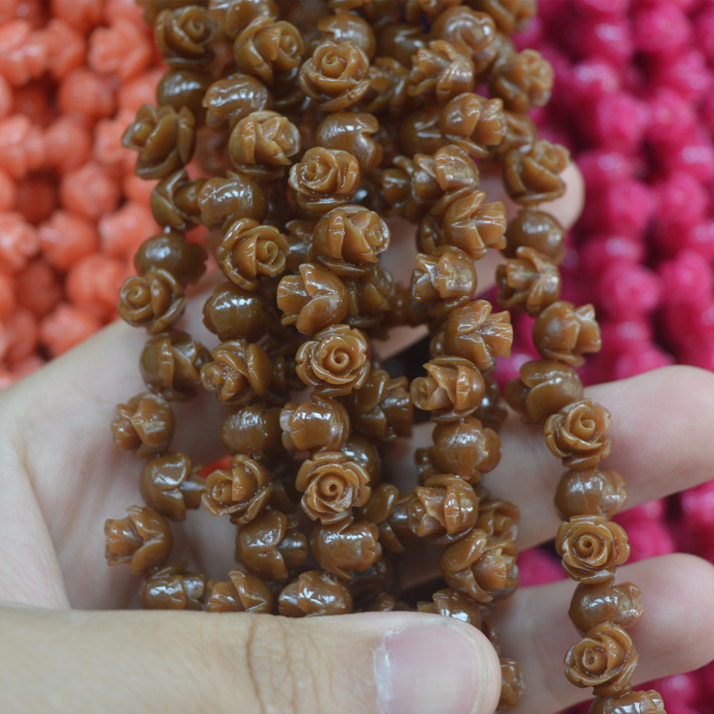 коричневый