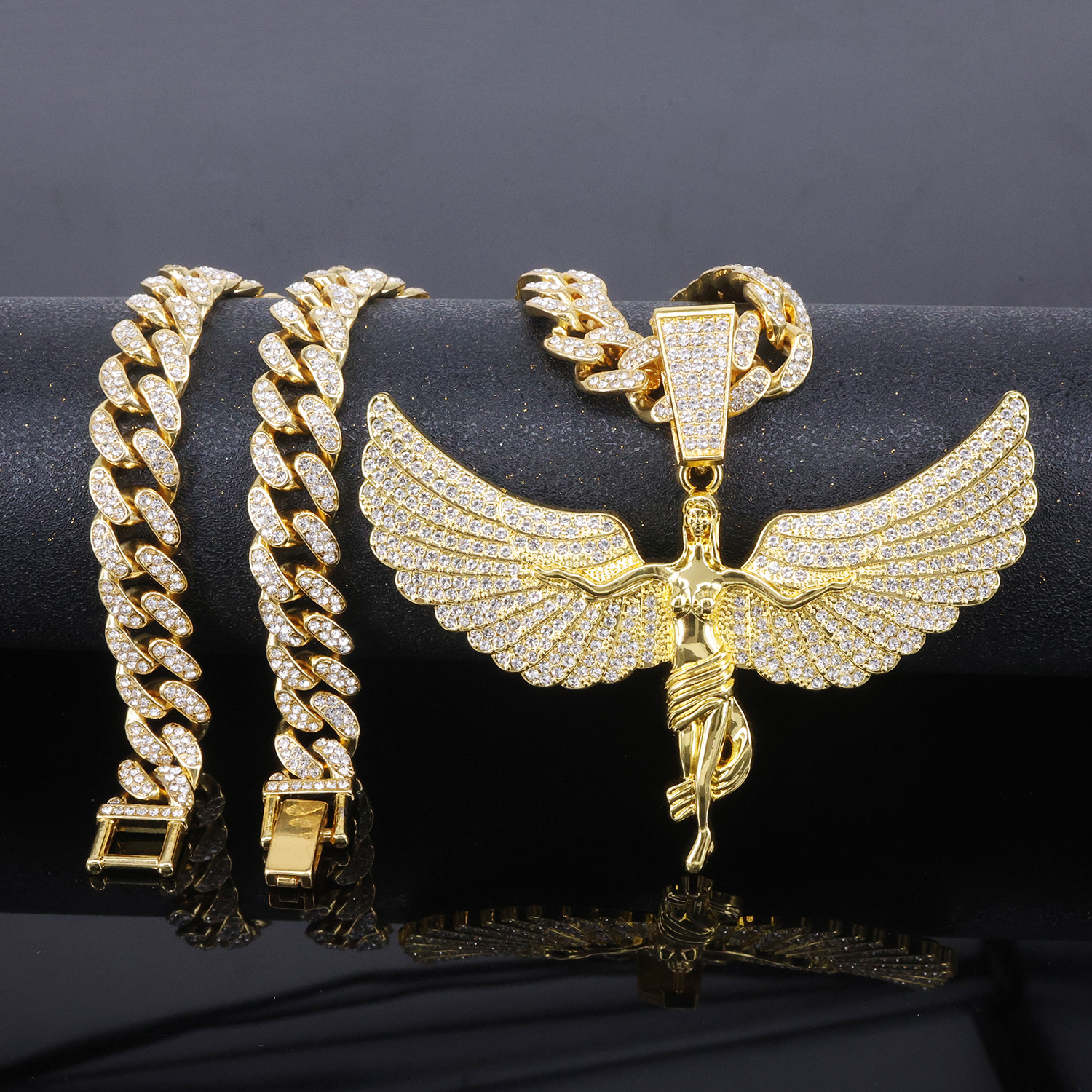 Golden angel pendant + round chain simple buckle 50cm