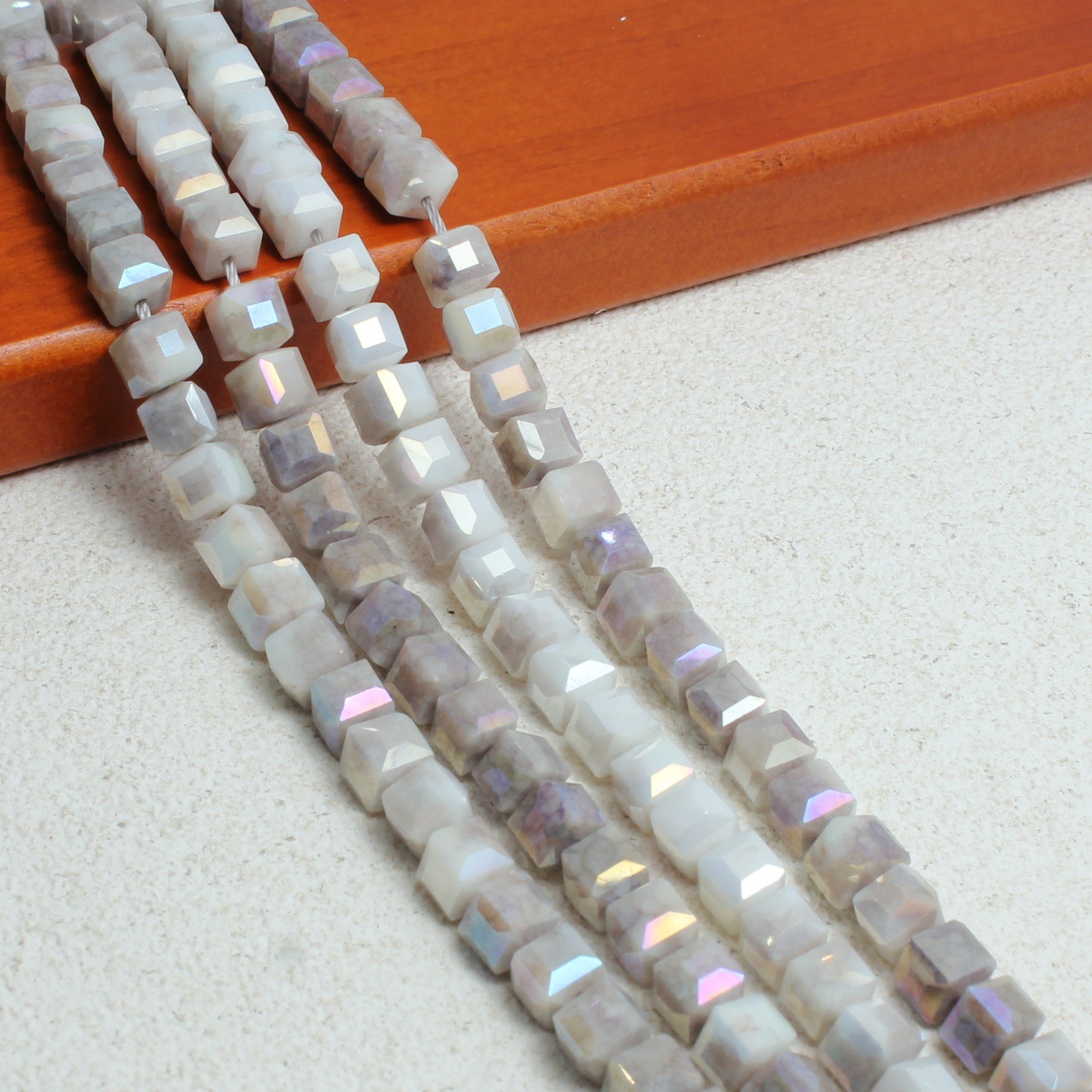 фиолетовый серый