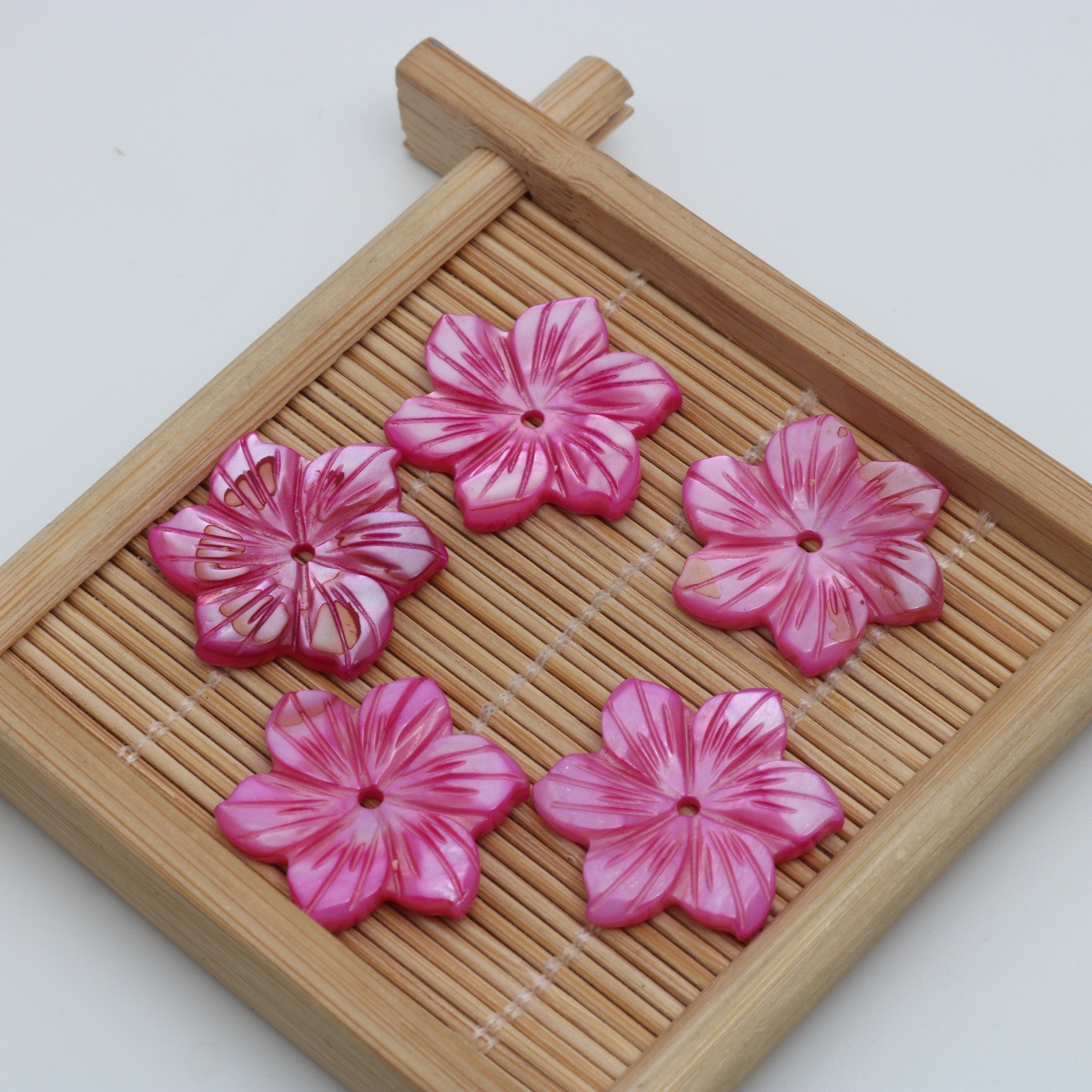 фиолетовый