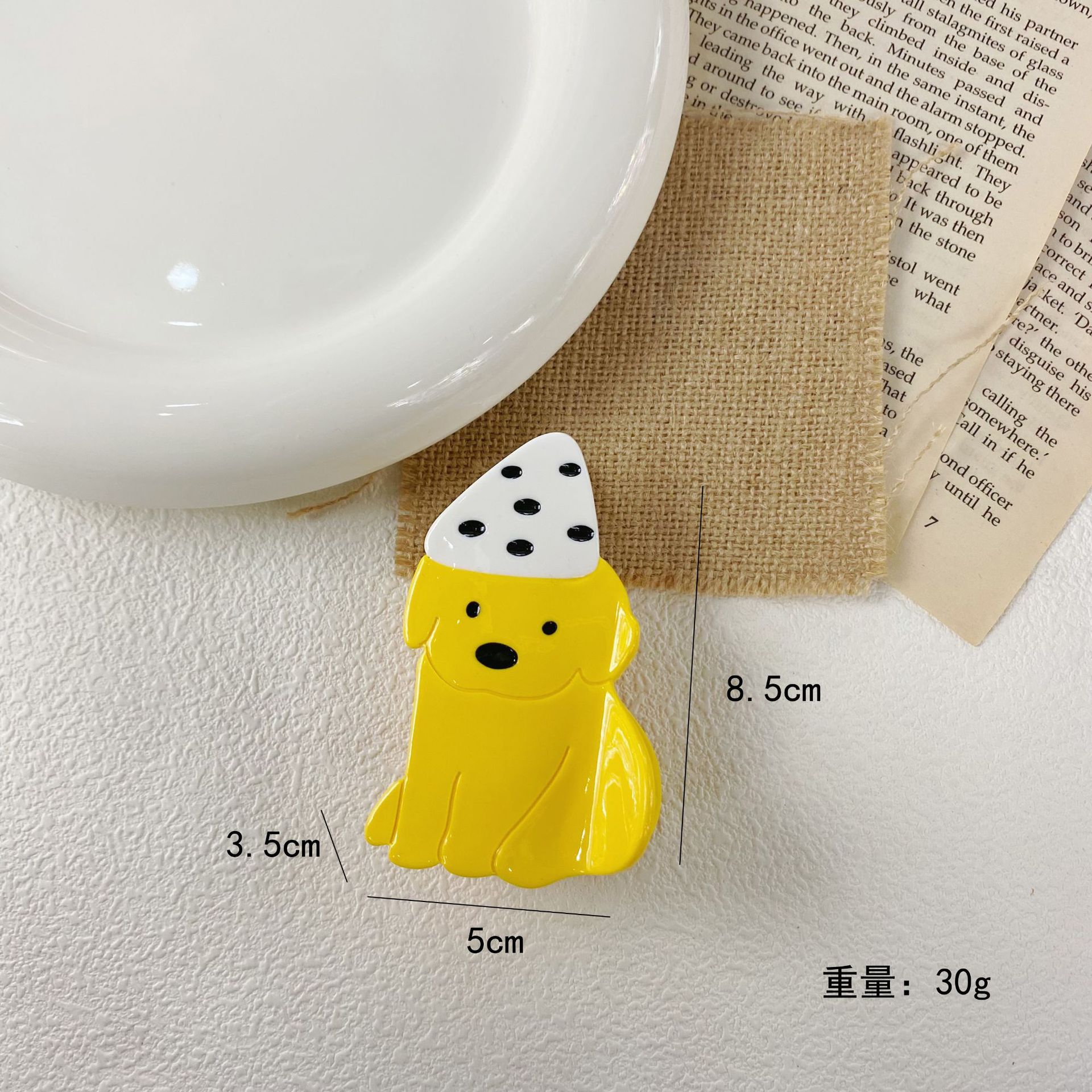 Off-white hat dog (8.5*5*3.5cm)