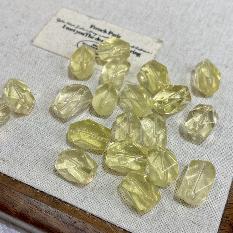 Natural lemon crystal conformable