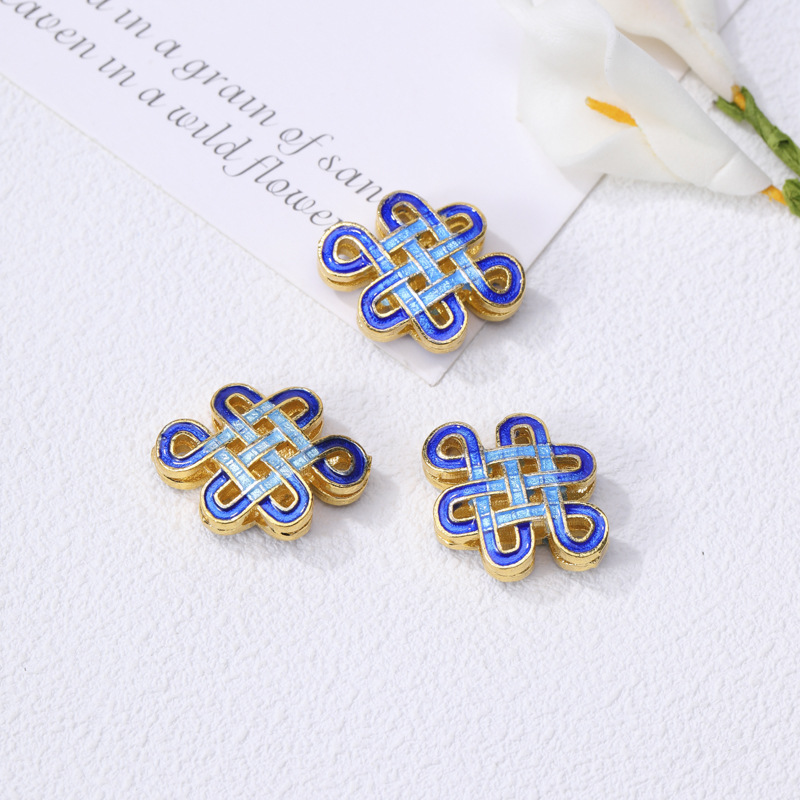 Chinese knot  20x15x6mm