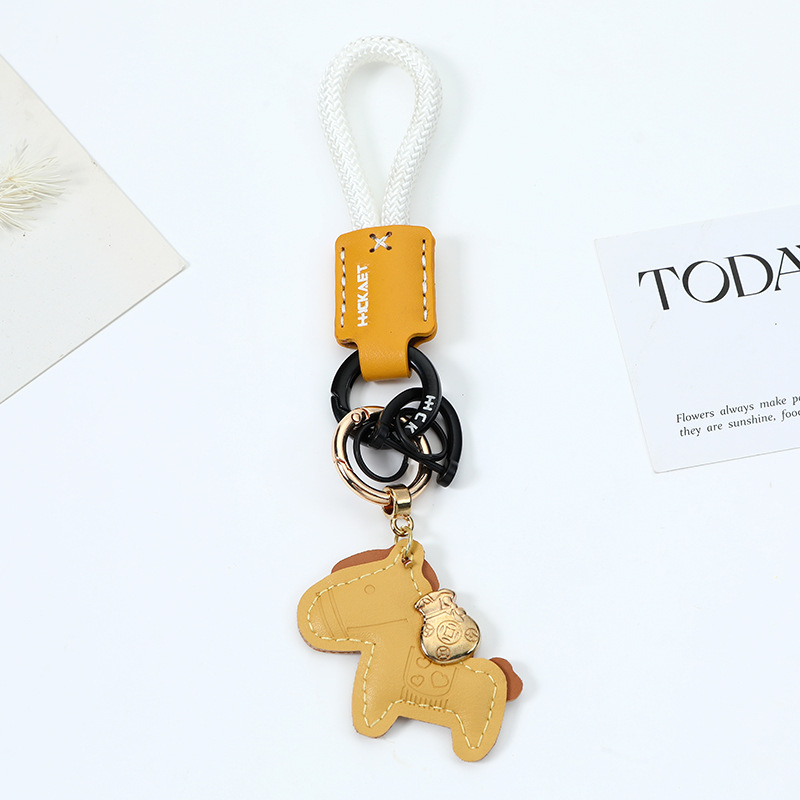 Yellow leather pony   rope