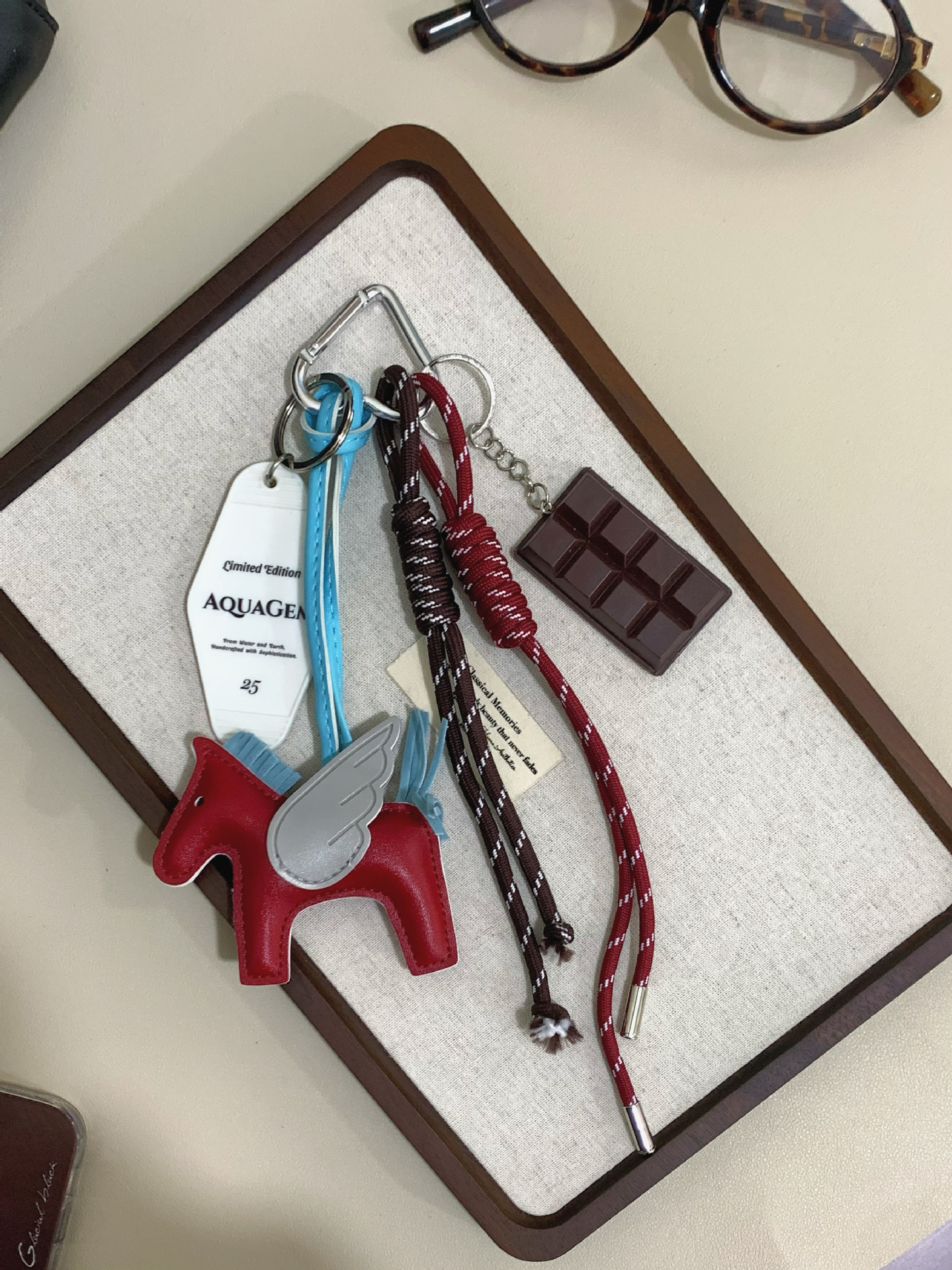 Miu-red little pegasus   nameplate   chocolate pendant