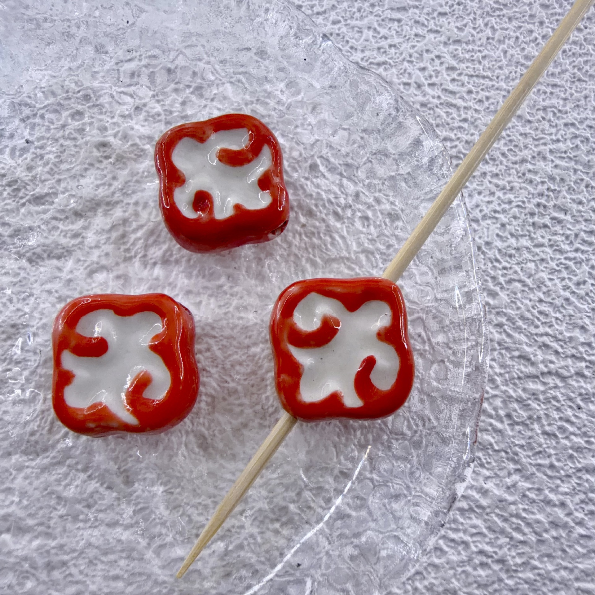 (red) size: 16mm