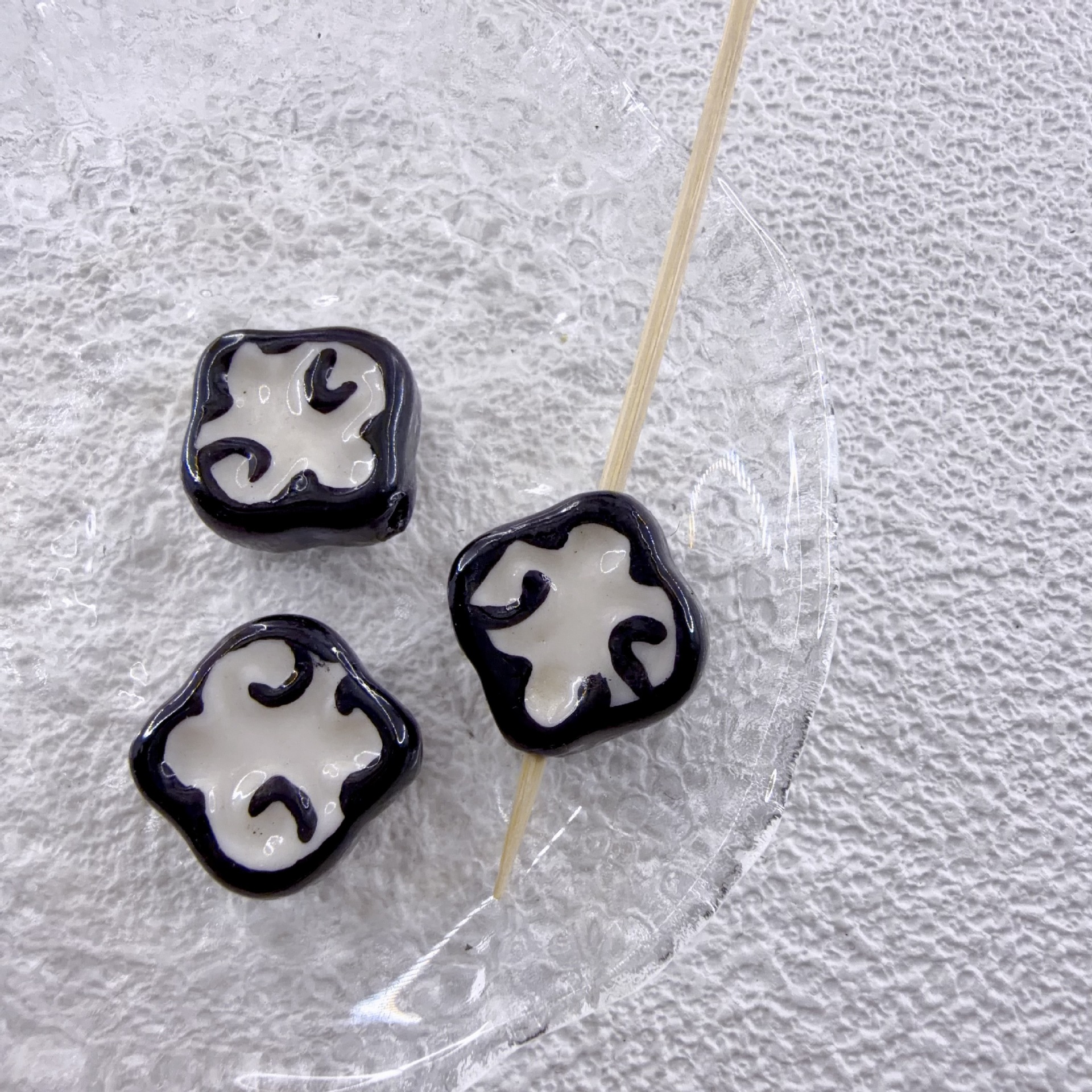 (black) size: 16mm
