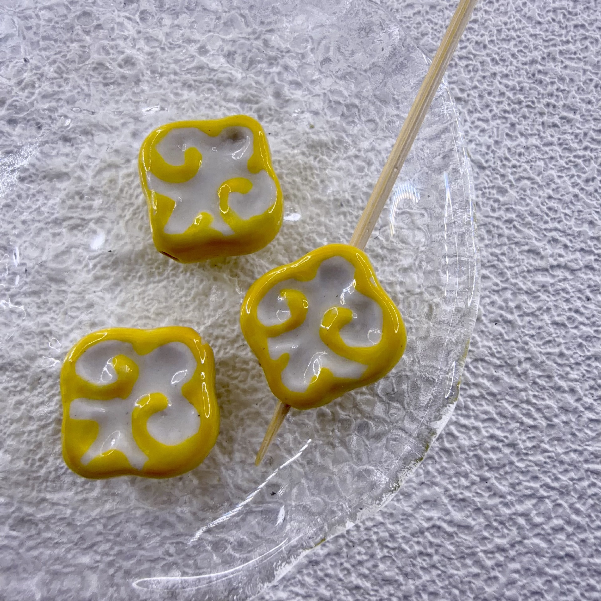 (yellow) size: 16mm