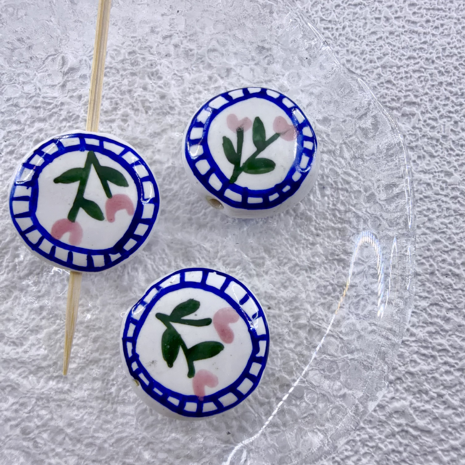 (oblate blue flower) size: 23mm