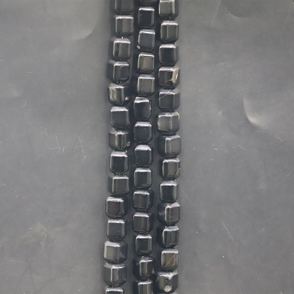 Schwarzer Obsidian