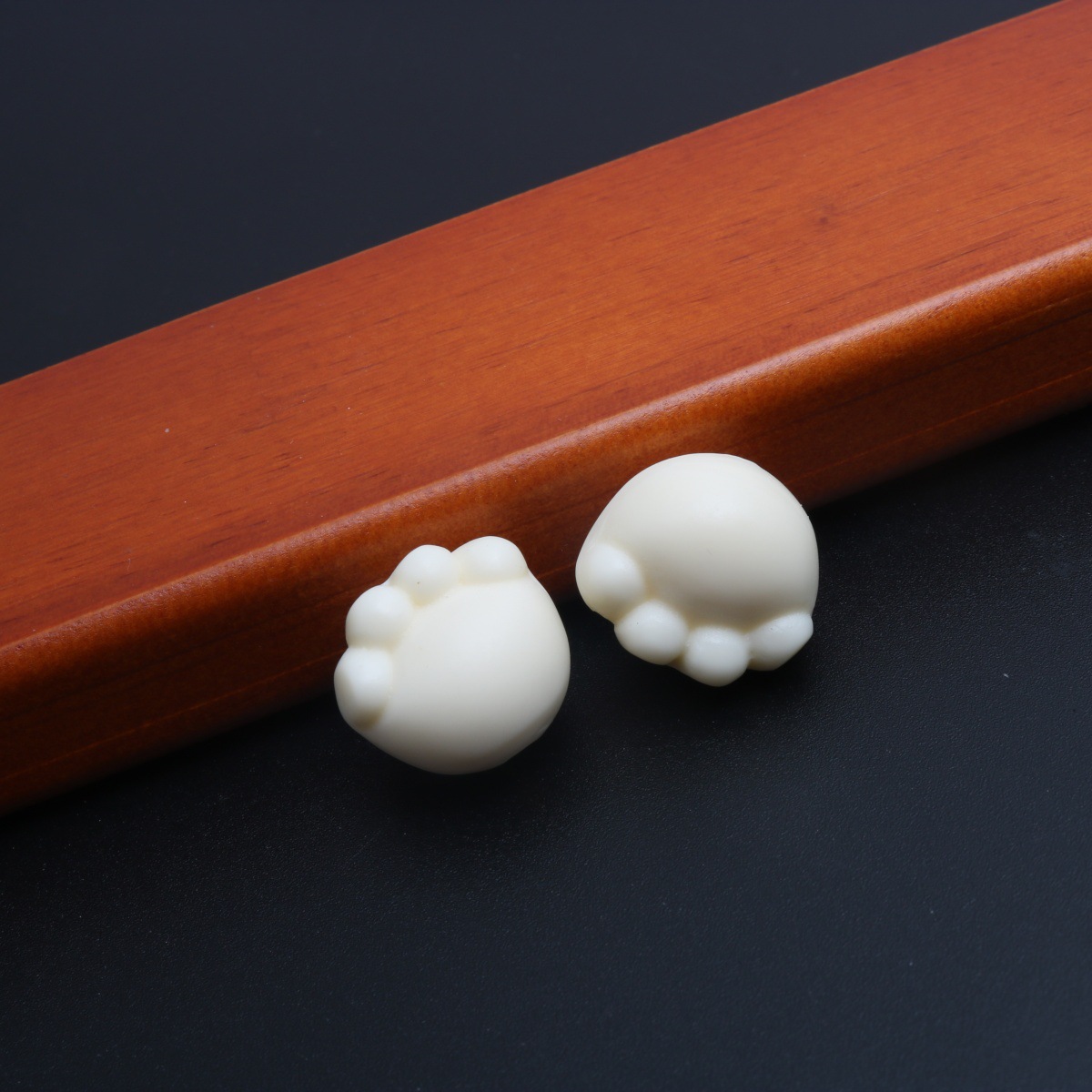 Cat Paw (Smooth)