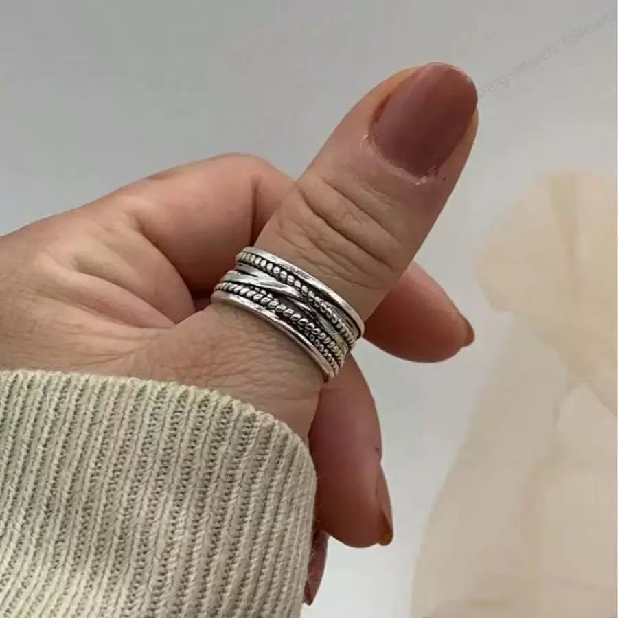 Hollow ring