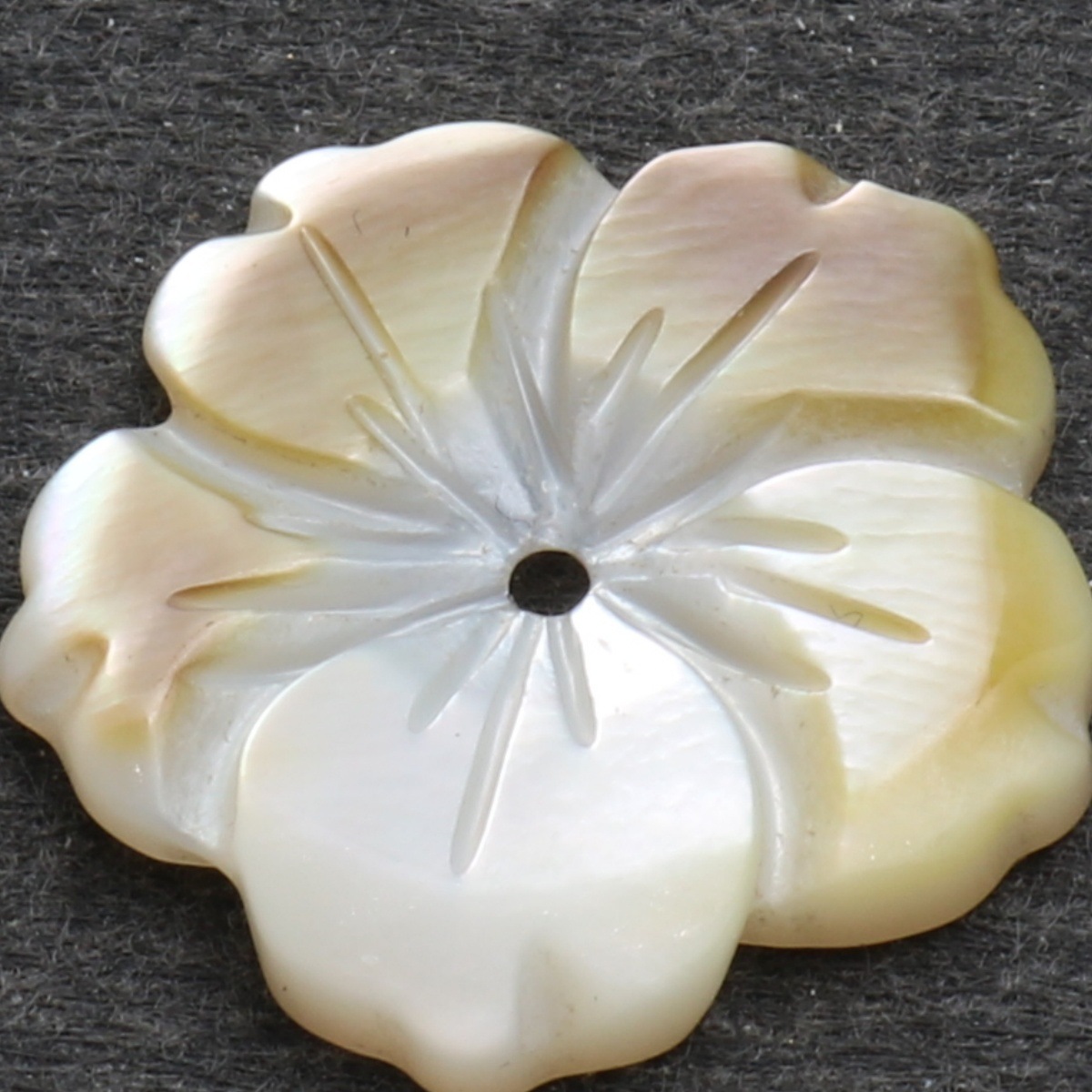 Large white flower 27mm
