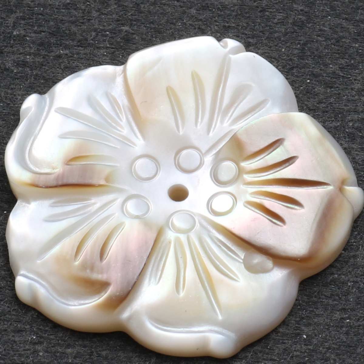 White flowers 20mm