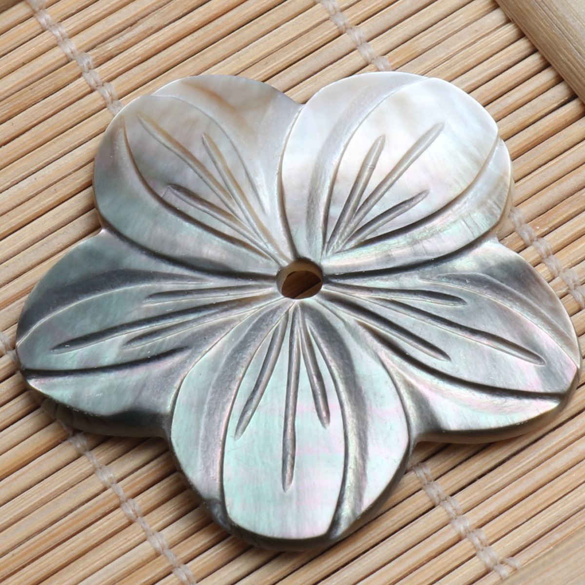 Gray flower 37mm