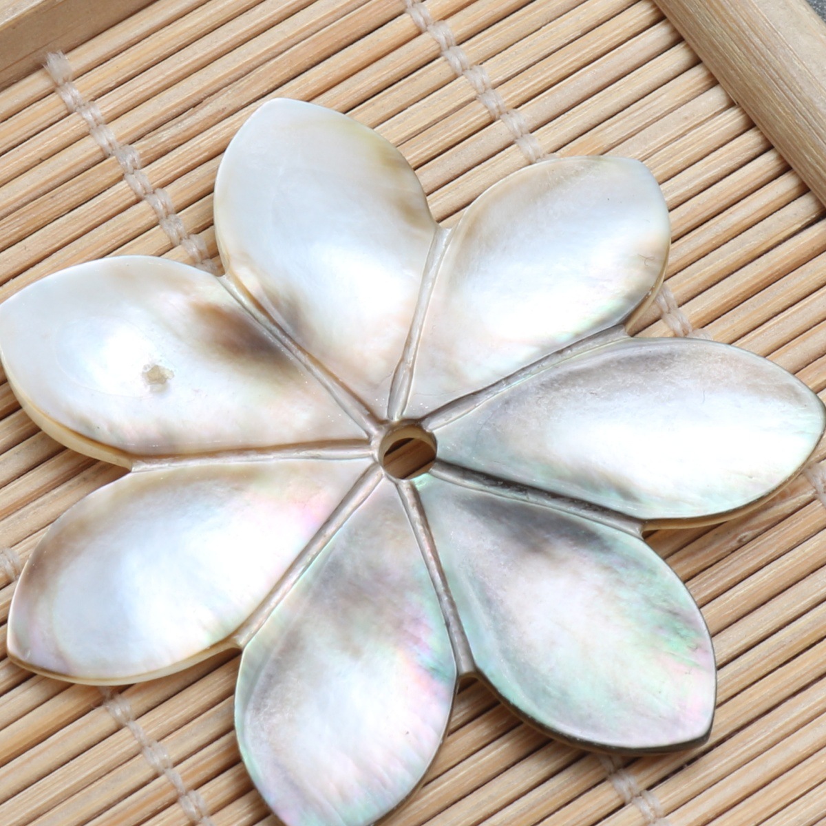 White flower 39.8mm