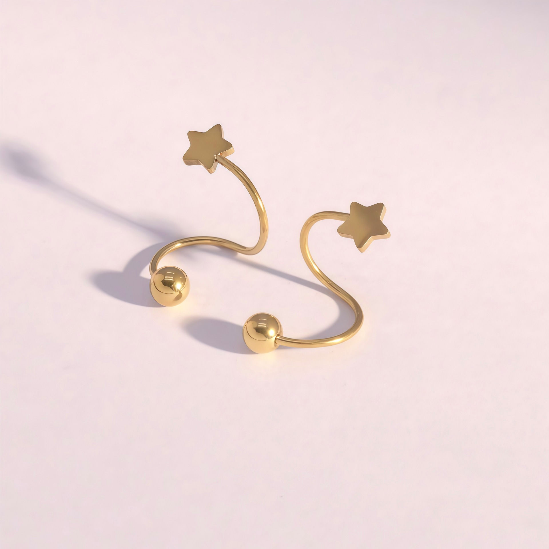 Five-pointed star gold