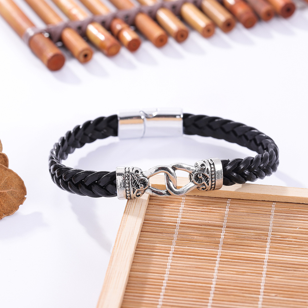 Twist style black