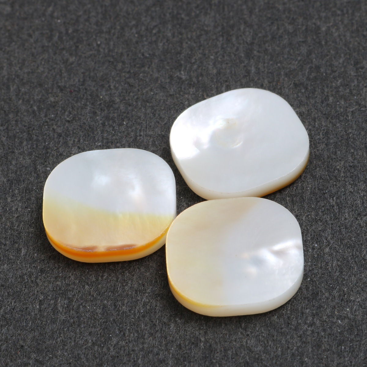 Off-white square 15mm