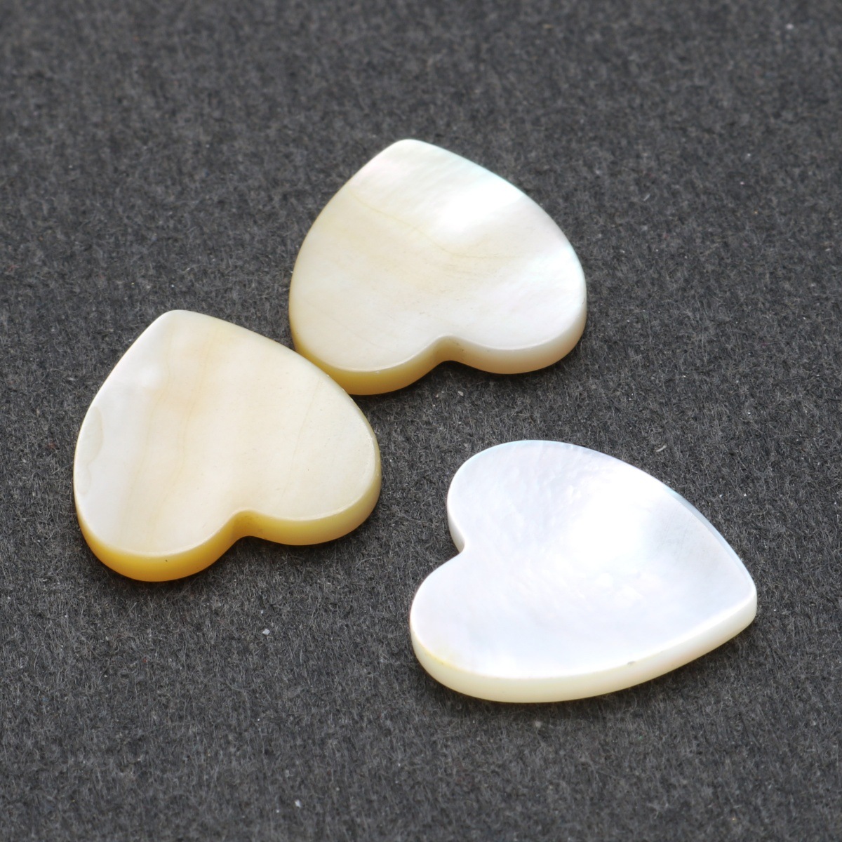 Off-white peach heart 15.3mm