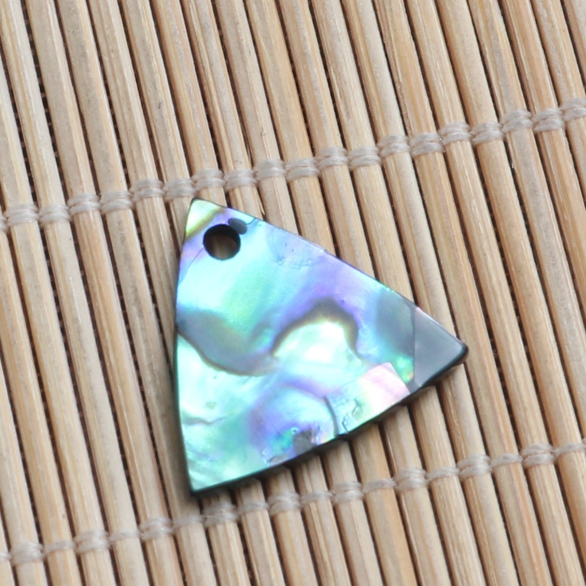 Color triangle 15.6*14.2*1.5mm