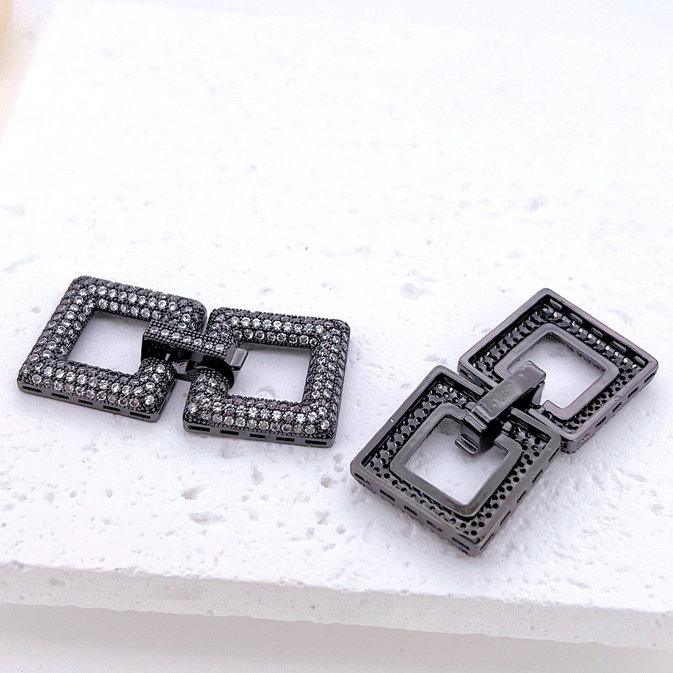 Black-white zirconium