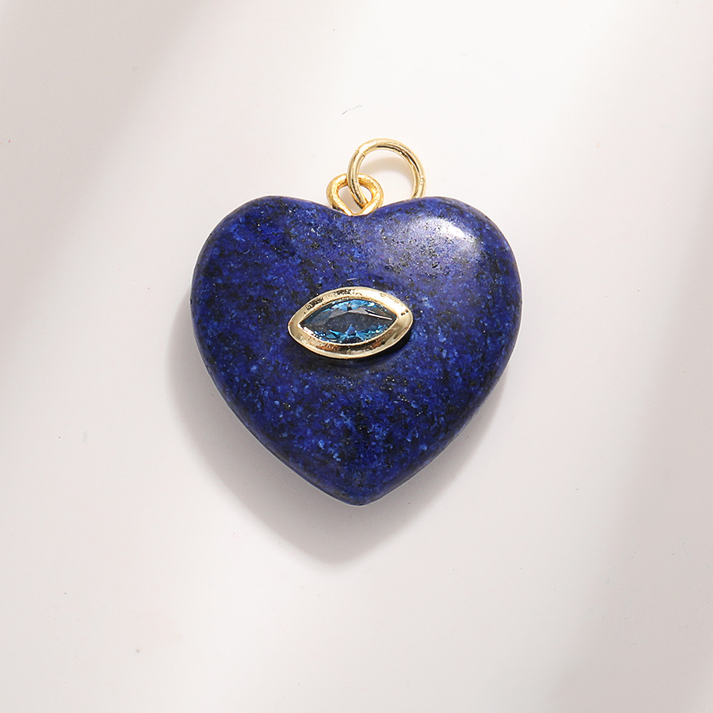 A1645 heart-shaped cyan crystal