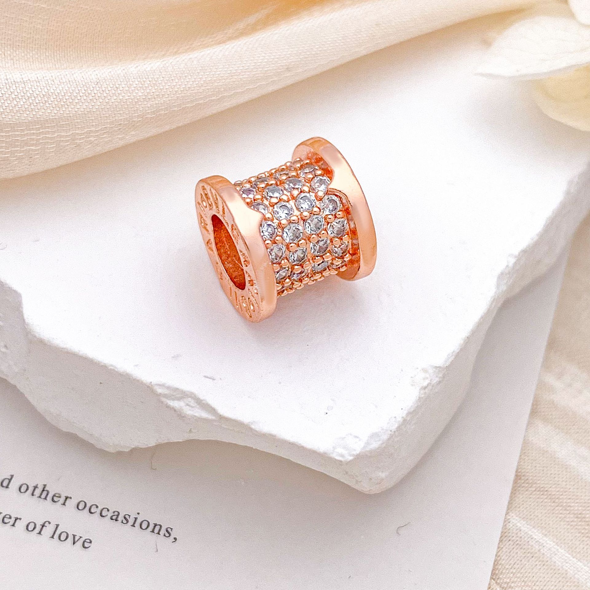 I  8x7mm Xl2092 passepartout cylindrical pendant rose gold large