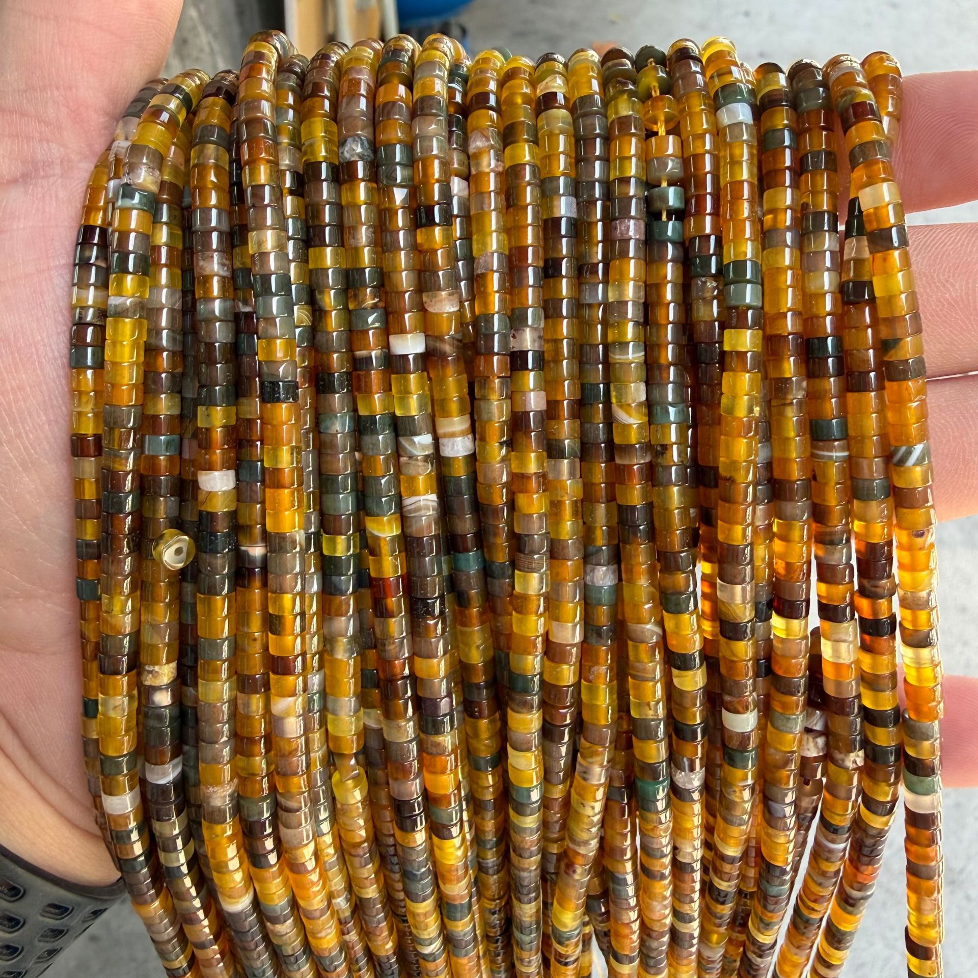 Amber agate