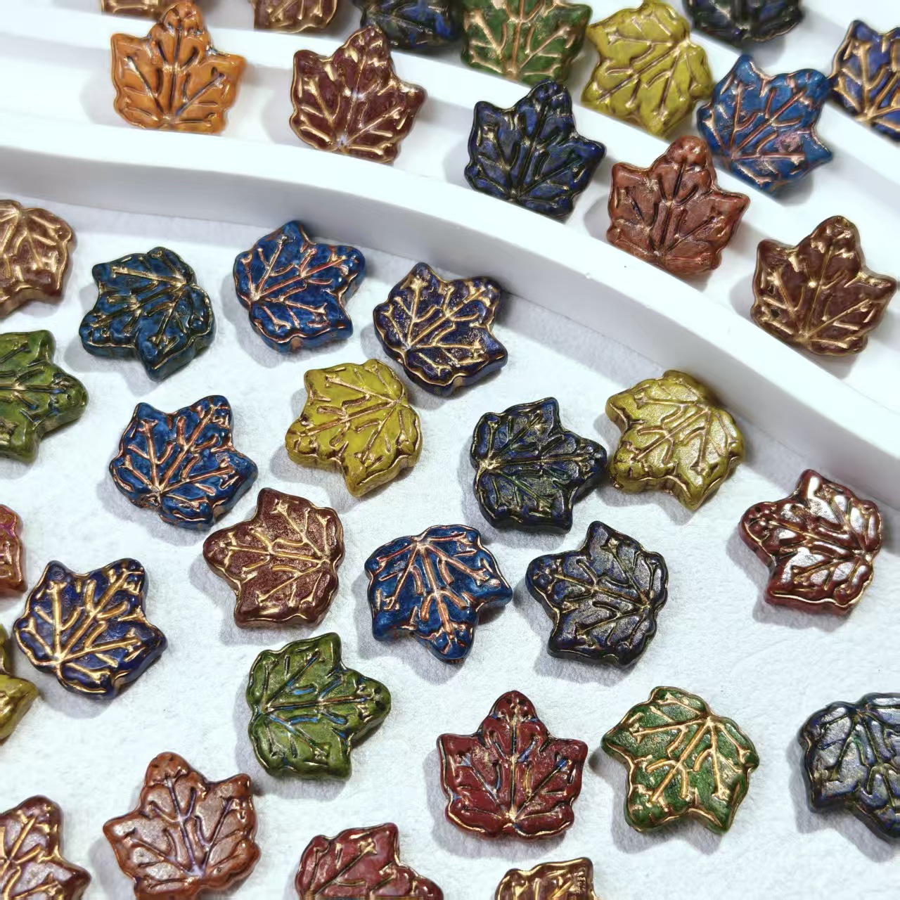 Maple leaf-13*12*4mm