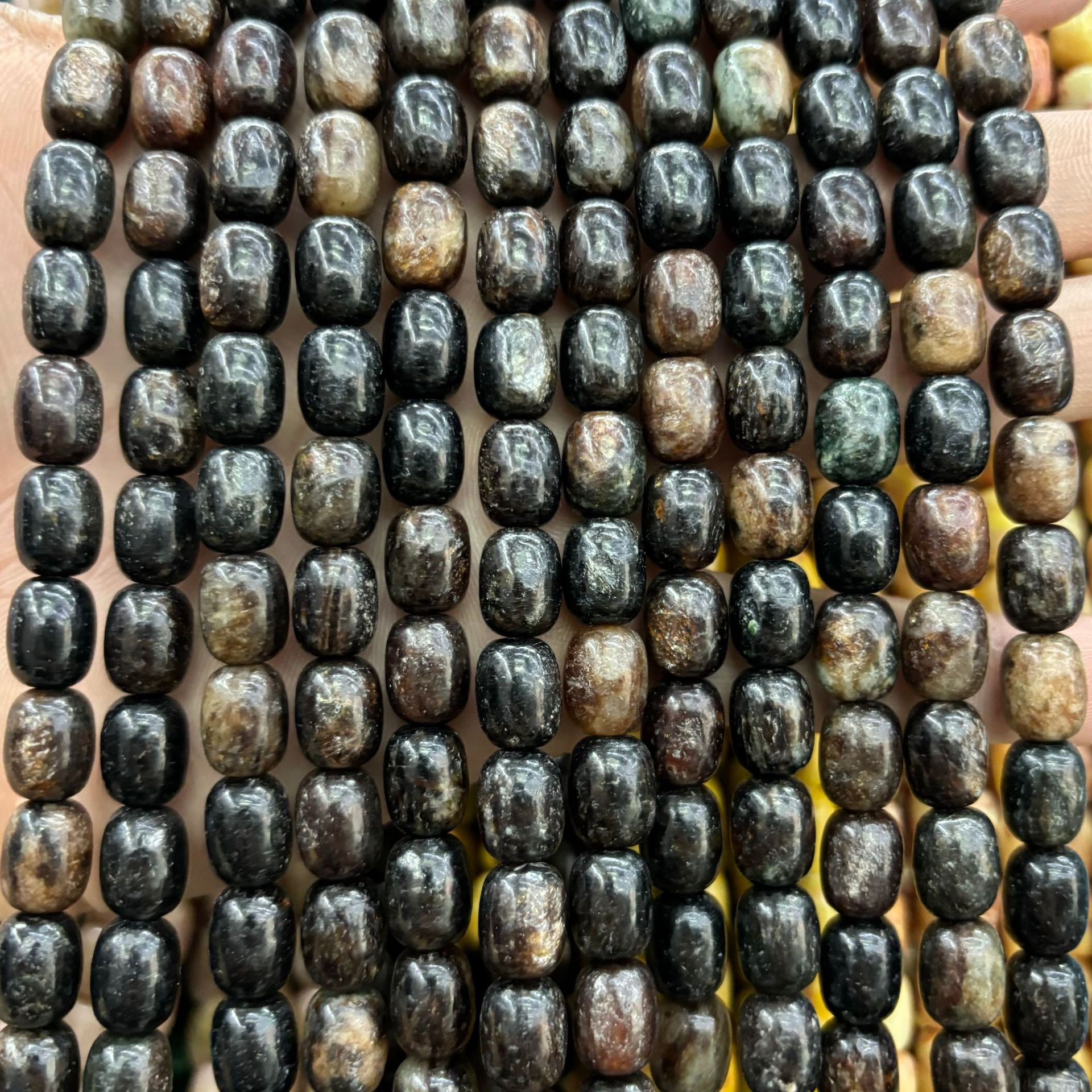 Black dot stone barrel beads