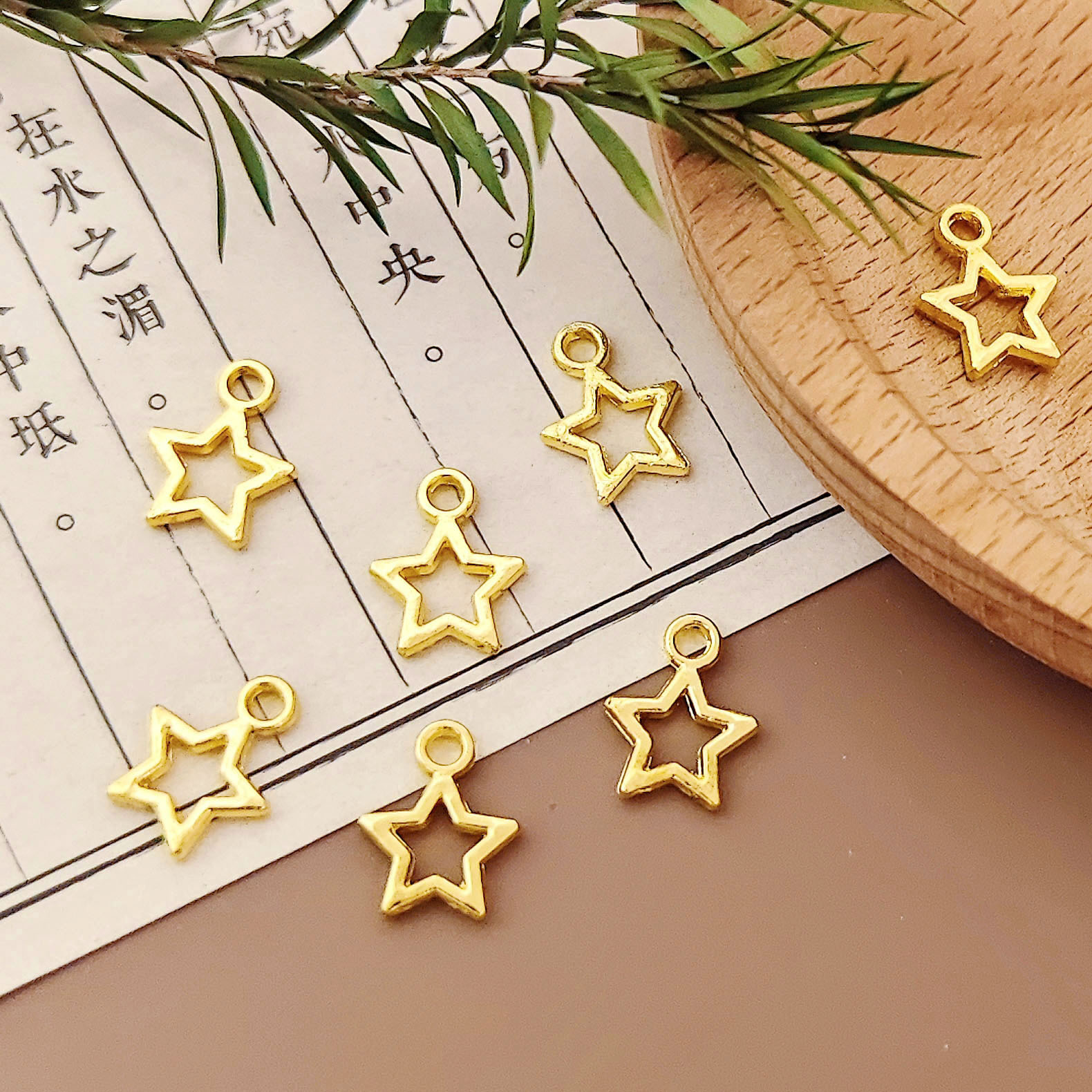 [golden large] hollow star pendant a444