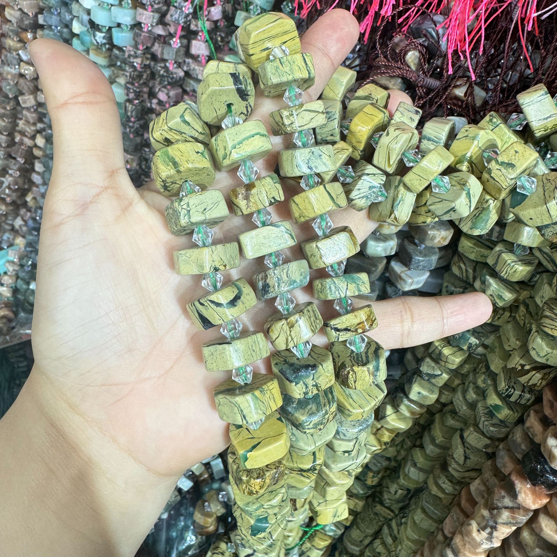 Green dragon pattern (about 28 pieces)