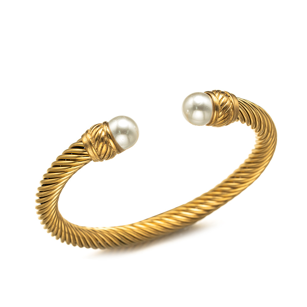 Gold bracelet