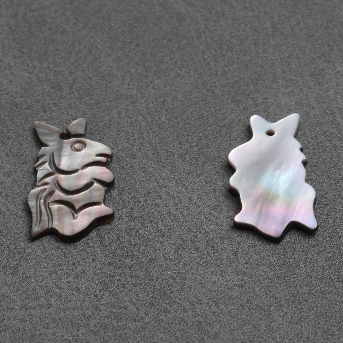 Gray rabbit 10*19.4*1.4mm