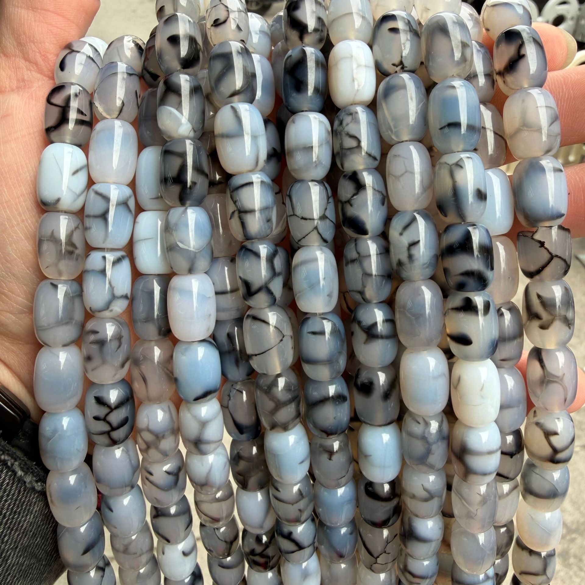 Black line dragon pattern agate