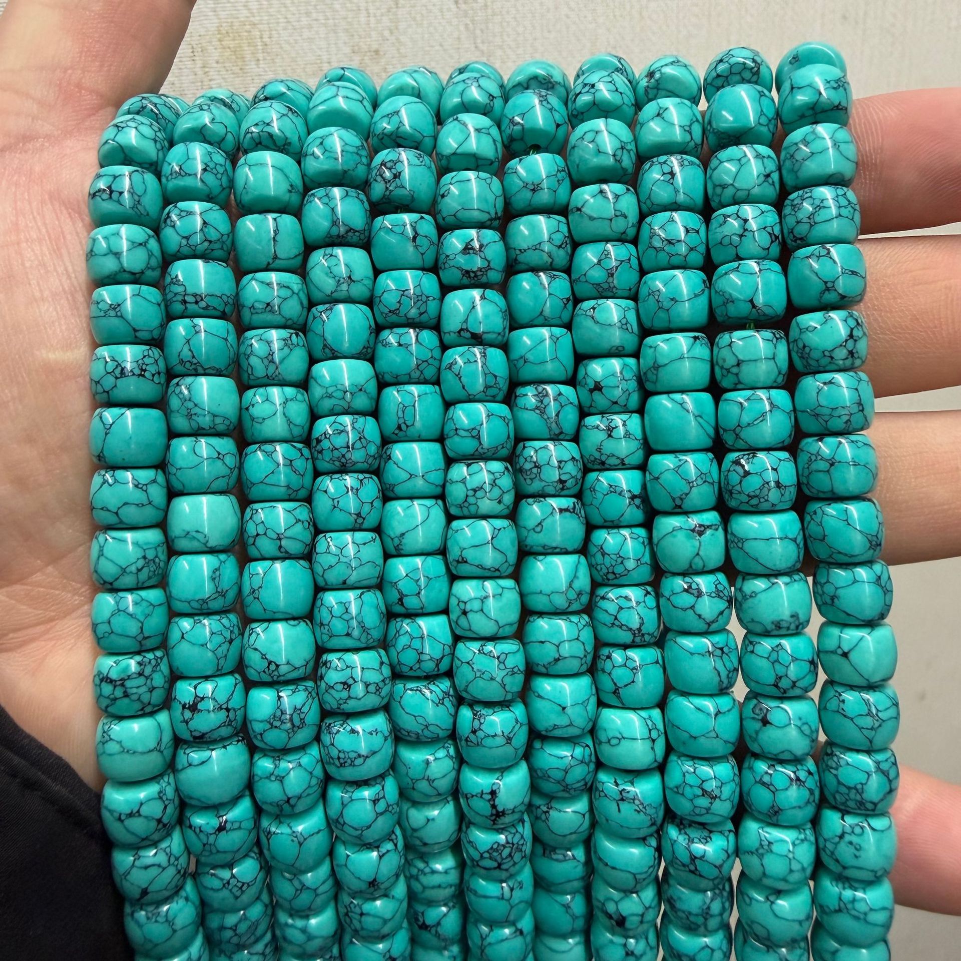 Black line turquoise