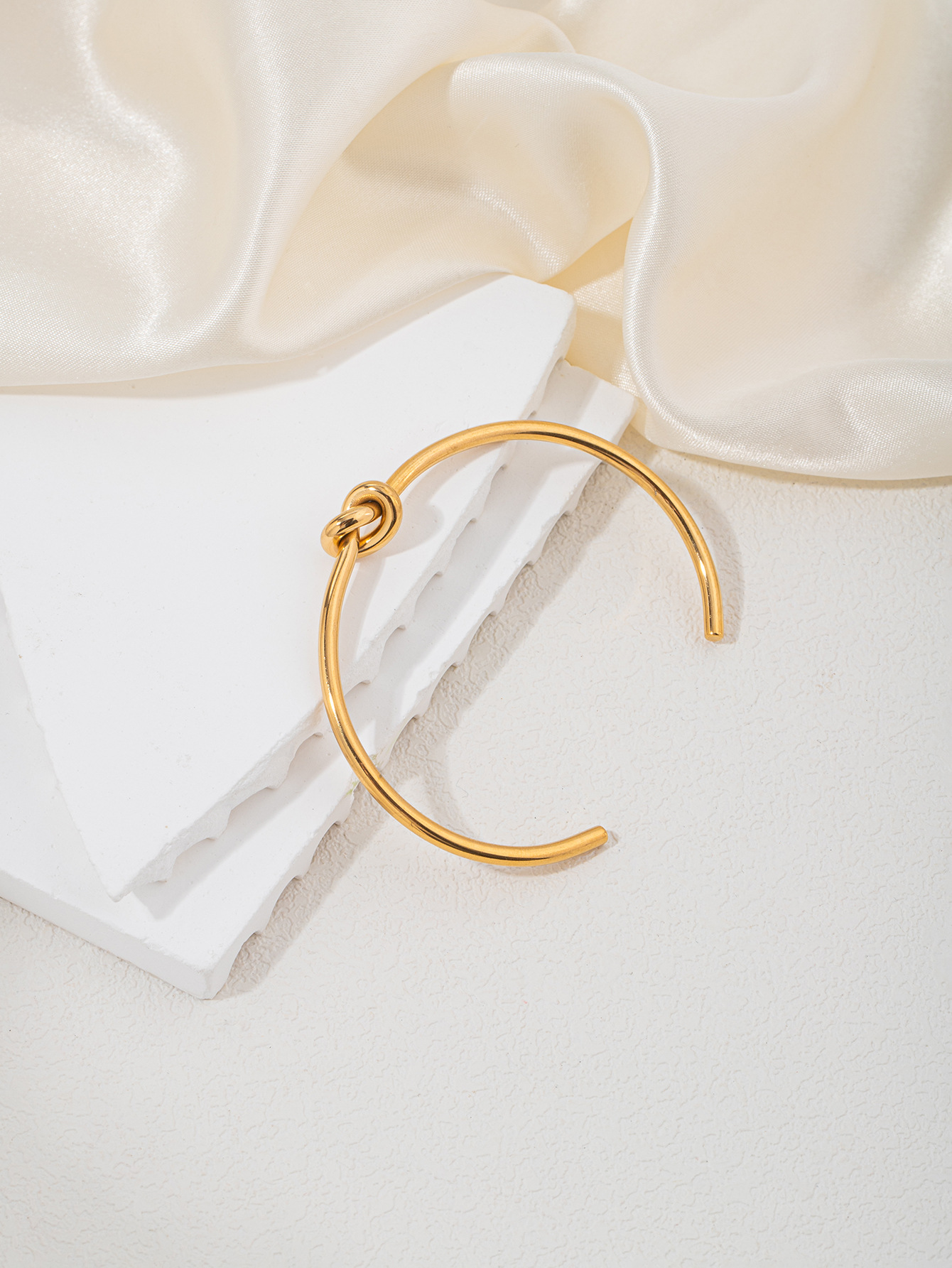 Simple bracelet-gold