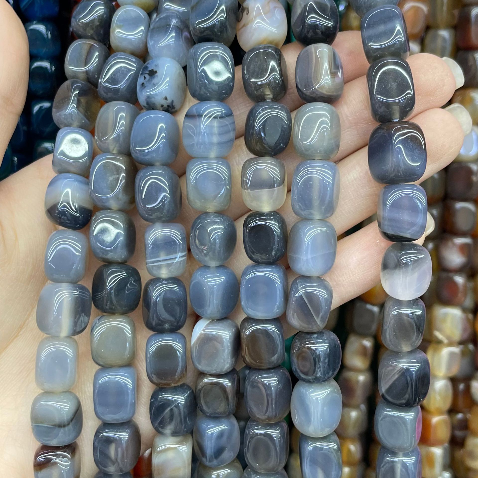 Gray agate color