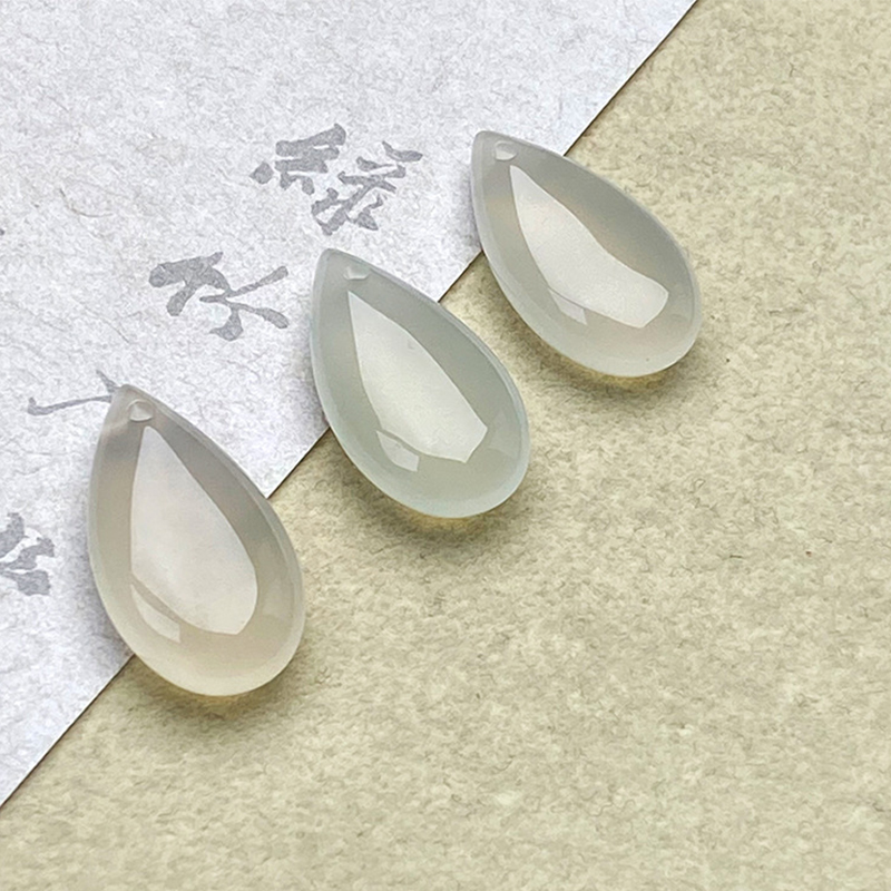 White agate water drop is about 25*14*7mm