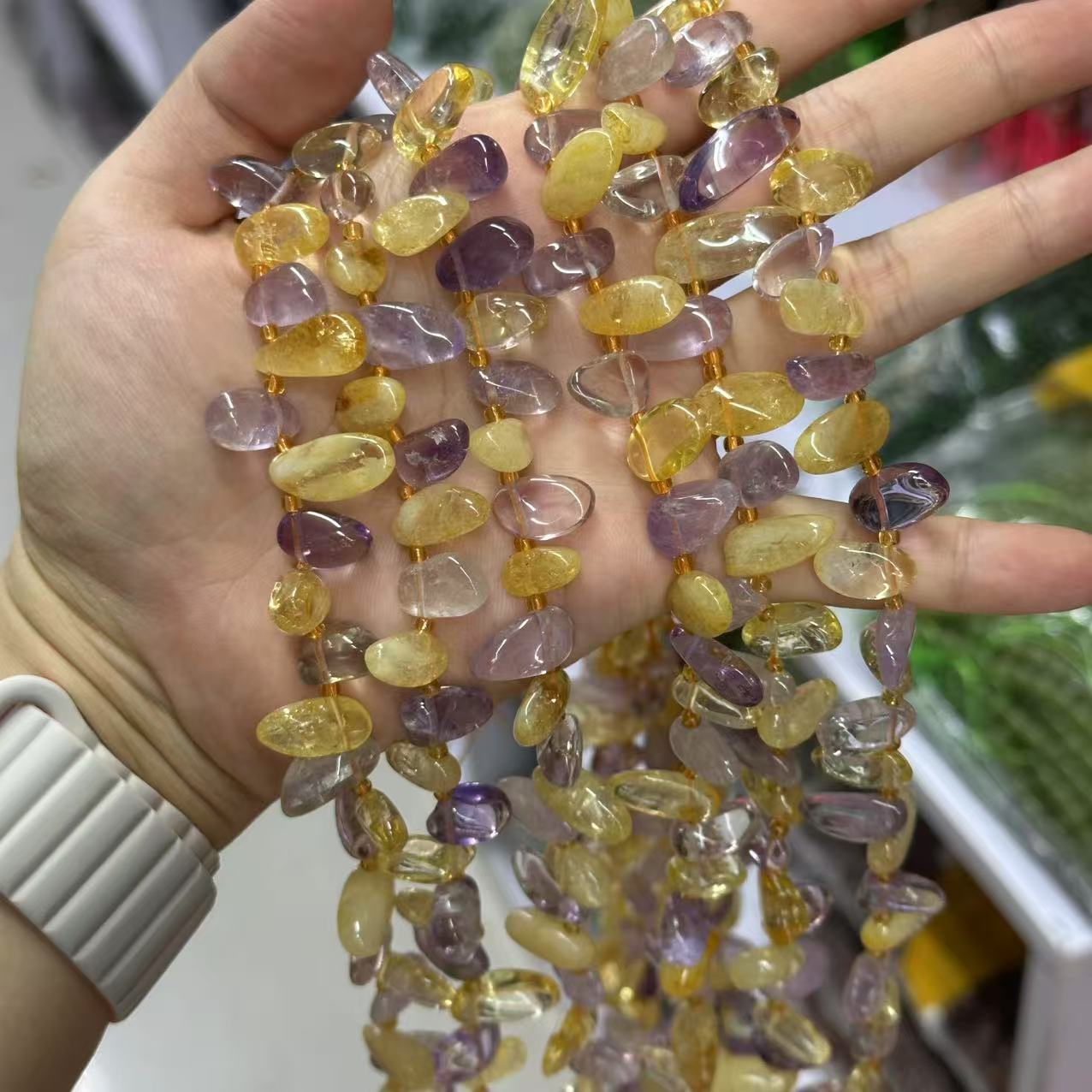 Purple and yellow two-color crystal