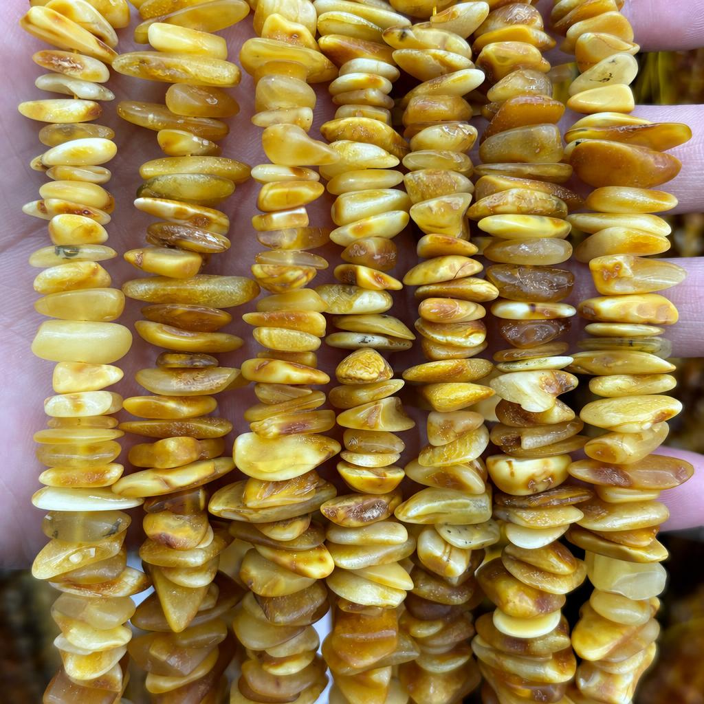 12-14mm amber medium hole gravel 3 (line length 38cm )