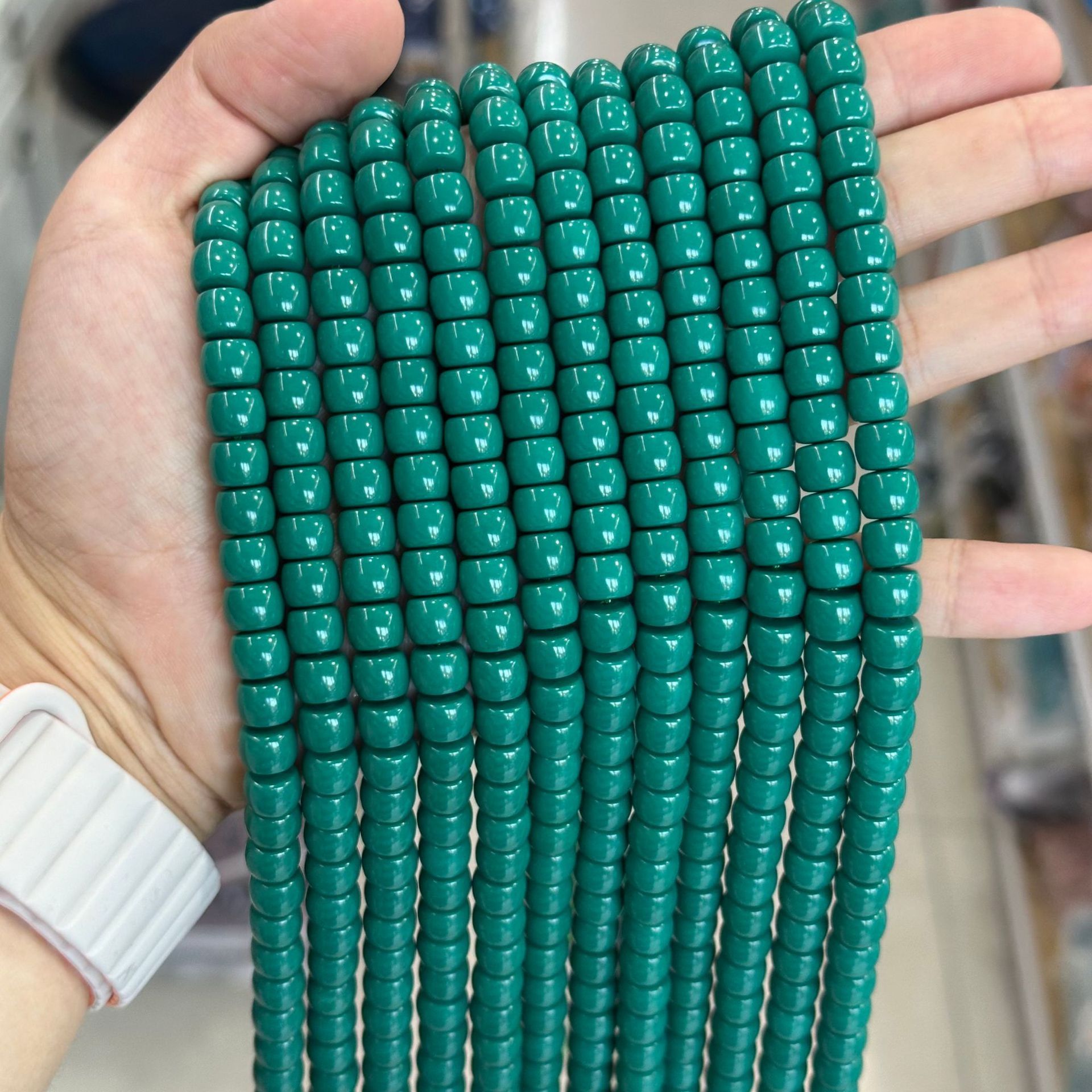 Synthetic green porcelain pine old-type beads (size is about 6.5*8.3mm/58pcs