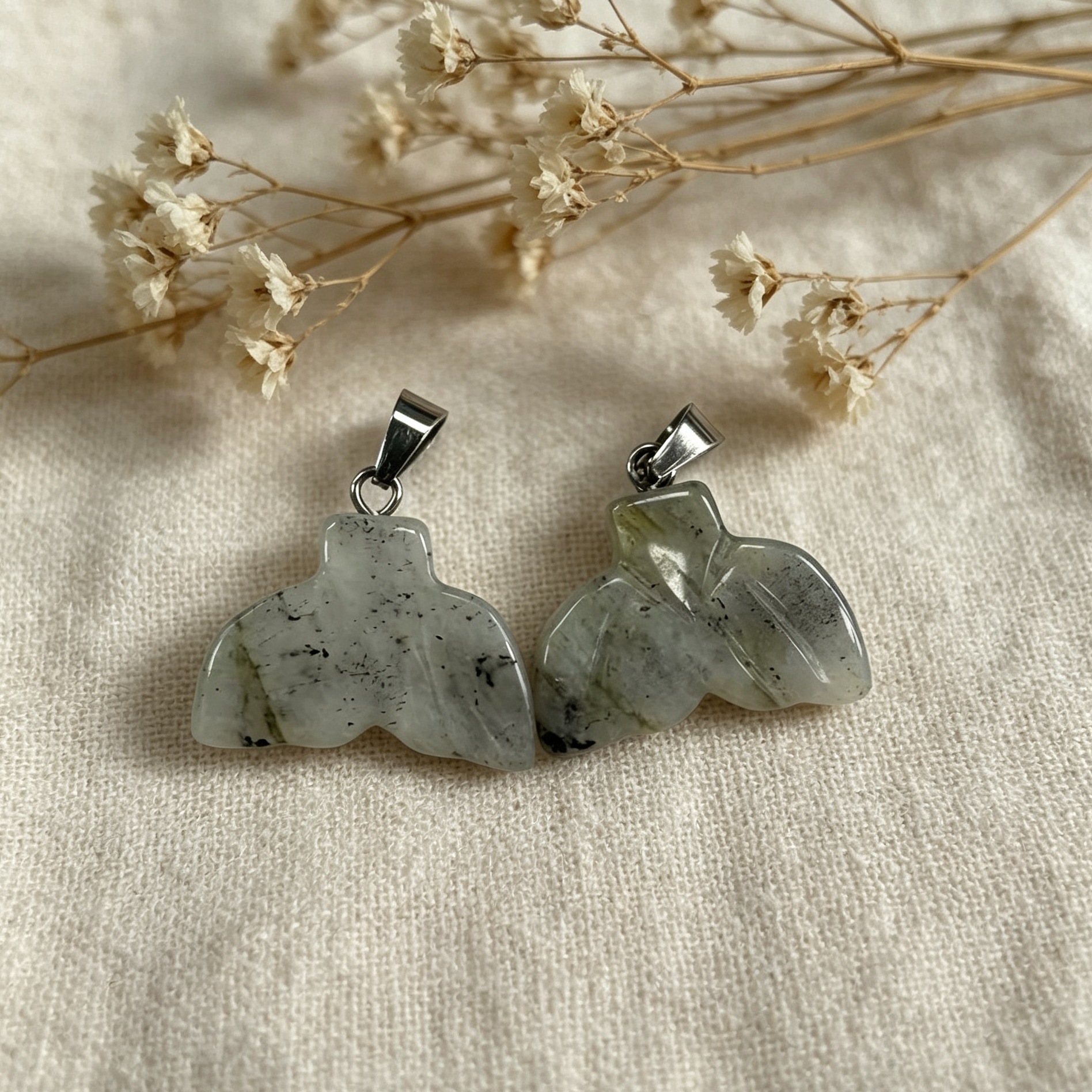 gray labradorite
